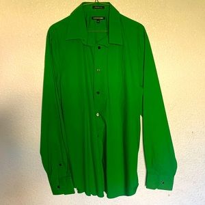 Its grean shirt express 1mx L size 16-16 1/2